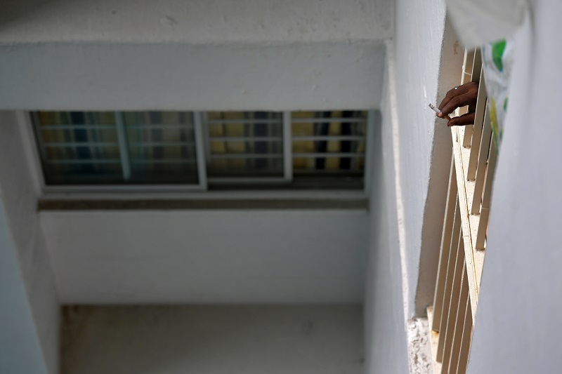 smokers in HDB.jpg