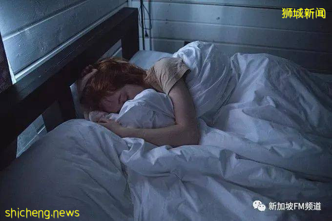 首批通过“快捷通道”申请去中国的人 今天领取签证