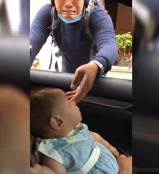 短暂团聚又得返狮城打拼 离别一刻 爸爸女儿哭成泪人