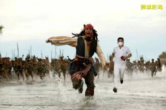 新加坡大选成“戏台”，总理成“李显扬”、拉票成“釜山行”