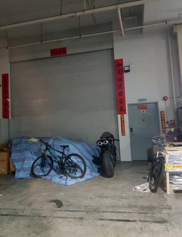 “女神”诓信徒千万　还逼吞粪拔断牙