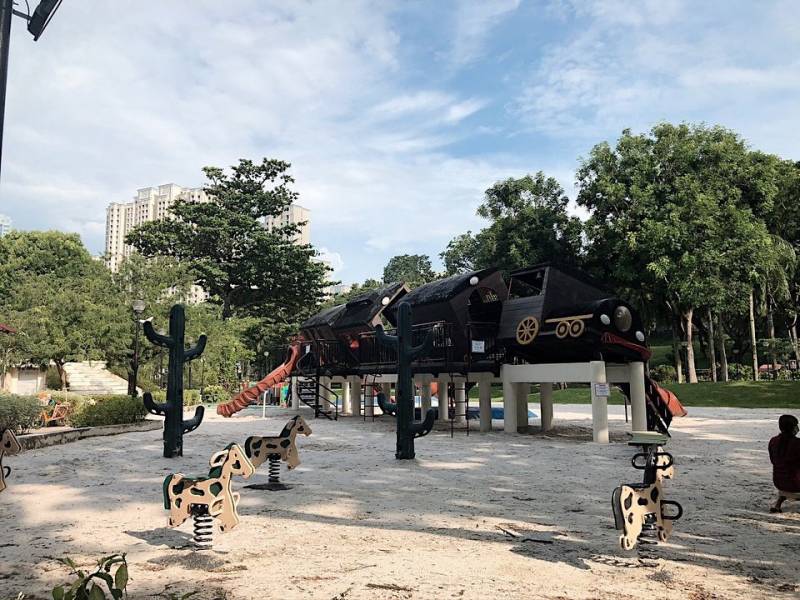 新加坡特色主题游乐场🎠“Tiong Bahru Park”倾斜大火车、高空滑索、 沙滩游乐场🤩 免费开放