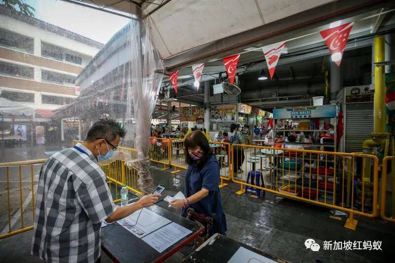 工作人员受够了！发文细数新加坡民众扫防疫二维码的13种“怪癖”