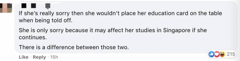 法国女生做这个动作侮辱华人，在新加坡被炮轰！亚洲蹲，一个碾压欧美的姿势