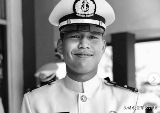 印尼潜艇宣布沉没，国防部部长亲属也在艇上，全军为此哀悼