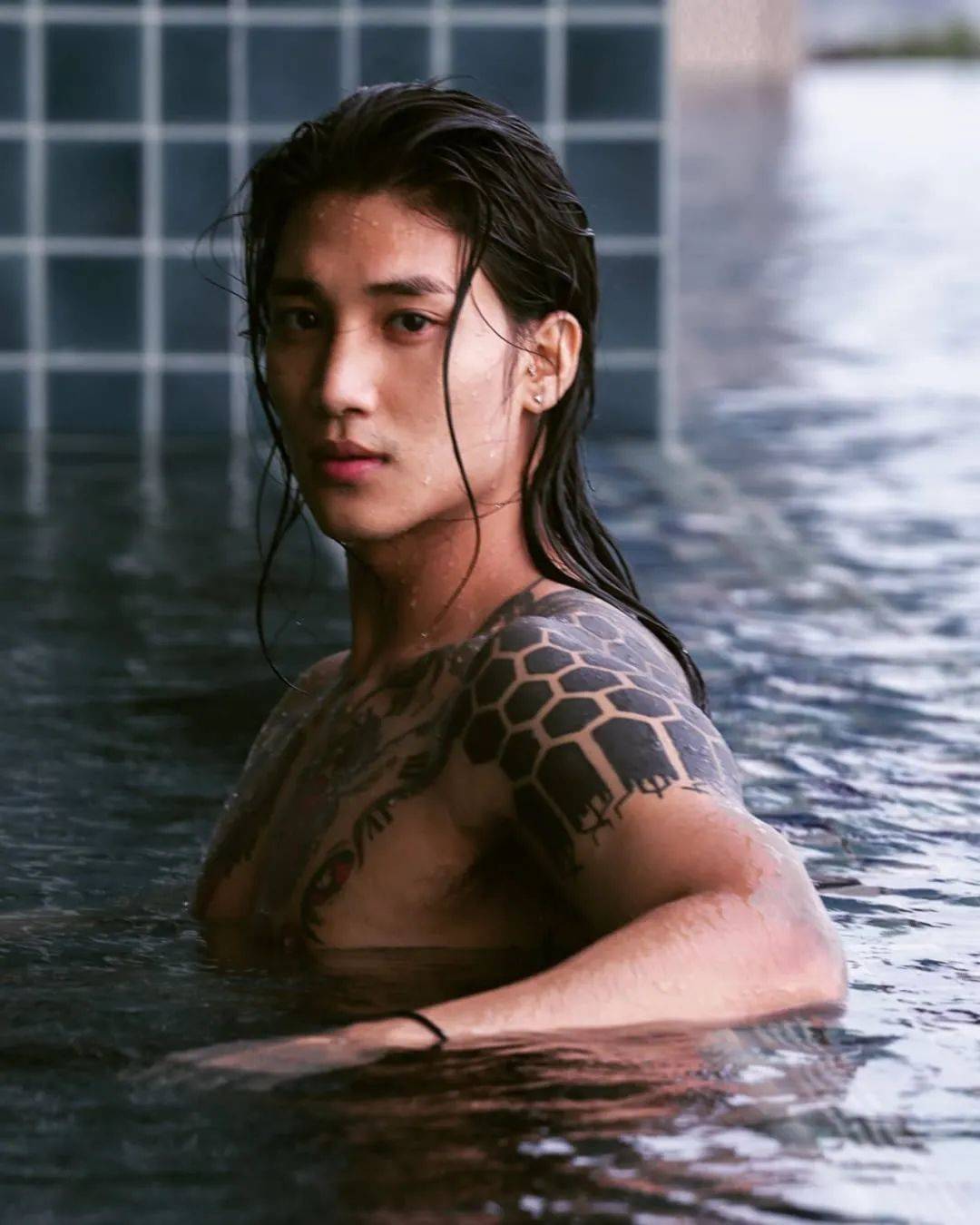 刷屏!史上最帅和尚火了!他到底是谁?新加坡10个最帅的男人表示不服