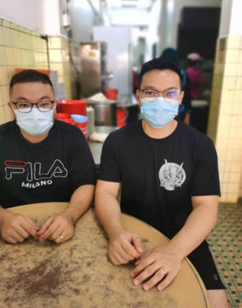 好犀利！黄亚福街金龙咖喱鱼头冷冻包 狮城2个月 卖逾1000包