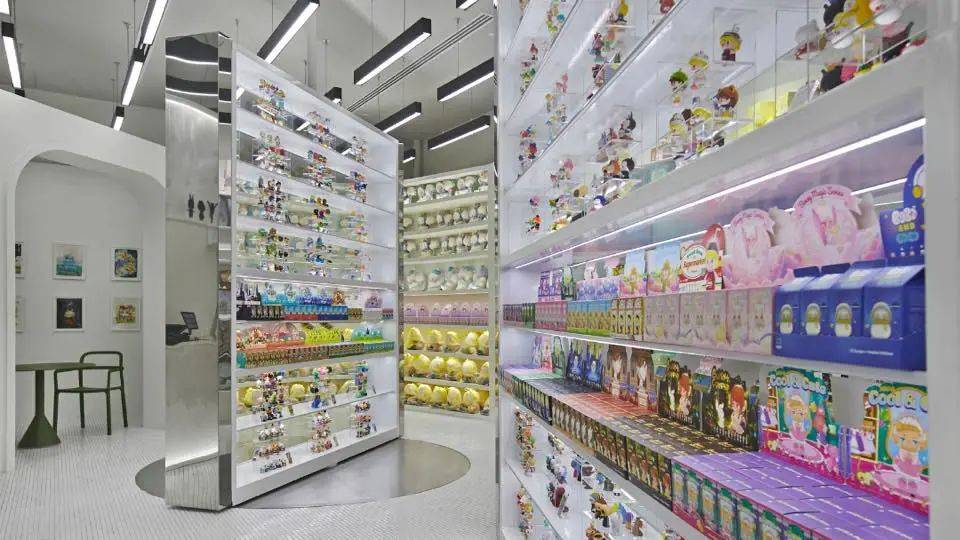 POP MART泡泡玛特东南亚首间官方旗舰店于Funan Mall正式开张