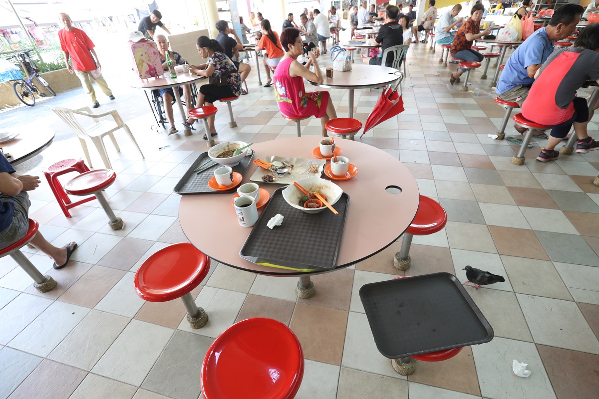 20171030-dirty trays at hawker centre.jpg