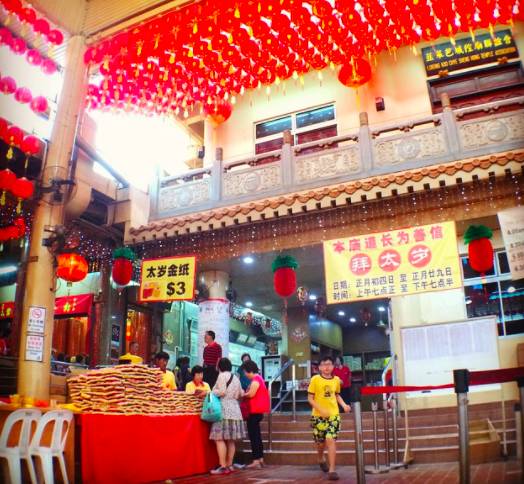 在新加坡过年，就去这十大香火最旺的寺庙祈福吧！据说有求必应哦