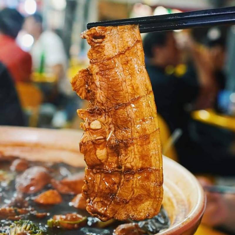 食阁里的平民美食“奇香鸡煲”正宗好味道！招牌鸡煲特色汤头、秘制调料👍 一锅两吃超下饭