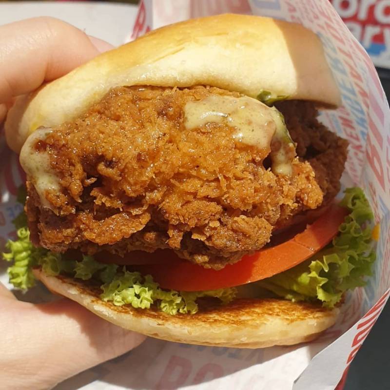 “Ordinary Burger”新晋汉堡专卖店🍔 厚实多汁肉饼、独创海鲜汉堡😍 一粒S$5.30起