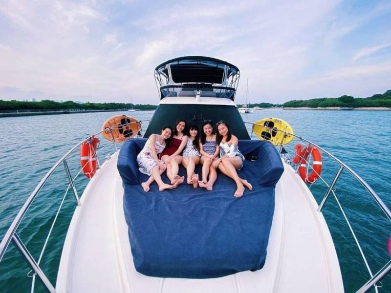 圣淘沙全新配套！超IN 夜间游艇，探索南部岛屿 🌊 1小时海上巡游+免费鸡尾酒🍸