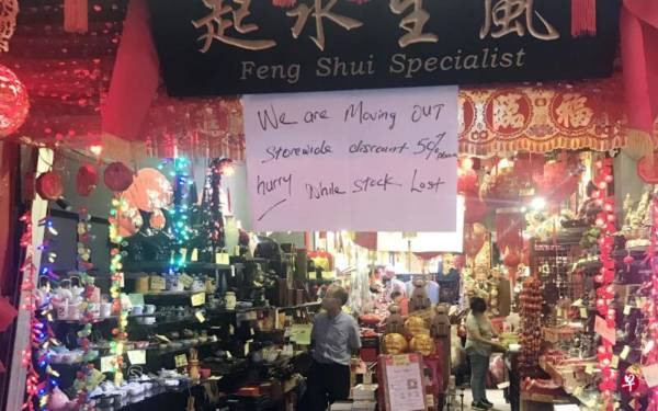 狮城牛车水逾半纪念品店 没有游客 撑不下