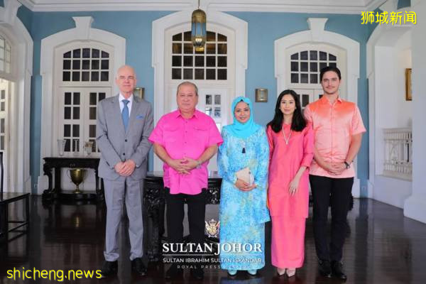 王宫很热闹 苏丹接见荷兰大使 狮城最高专员