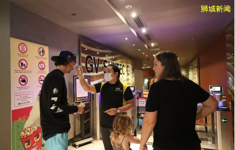 新加坡的电影院7月13日重开啦！每个影厅只能有最多50名观众