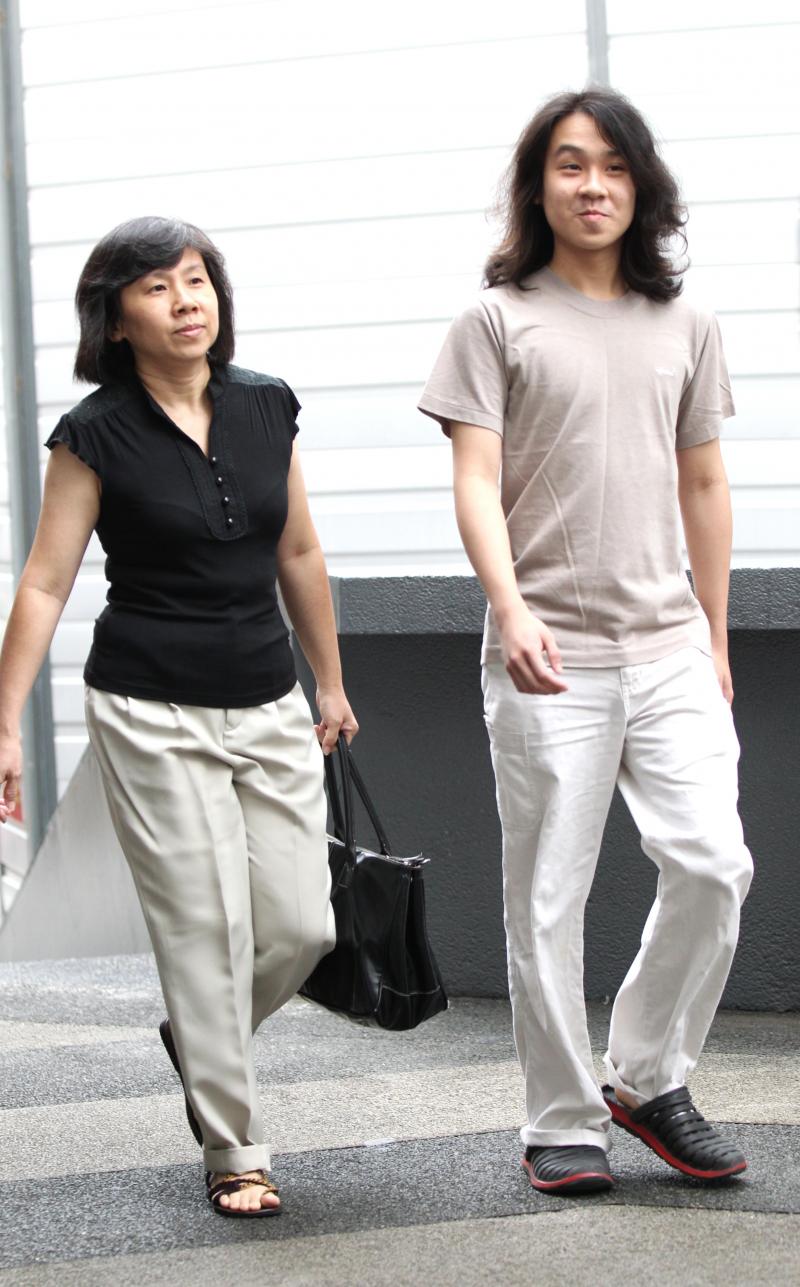 20201019-Amos Yee appear in court.jpg