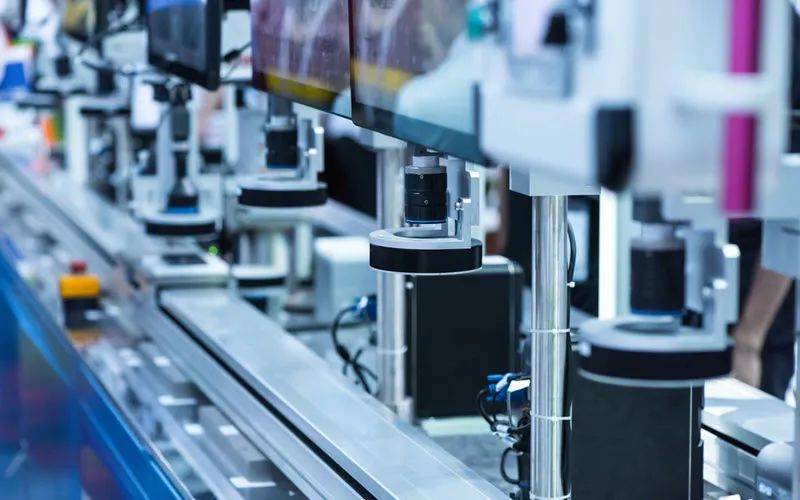 新加坡11月份制造业产值回升，年比增长17.9%