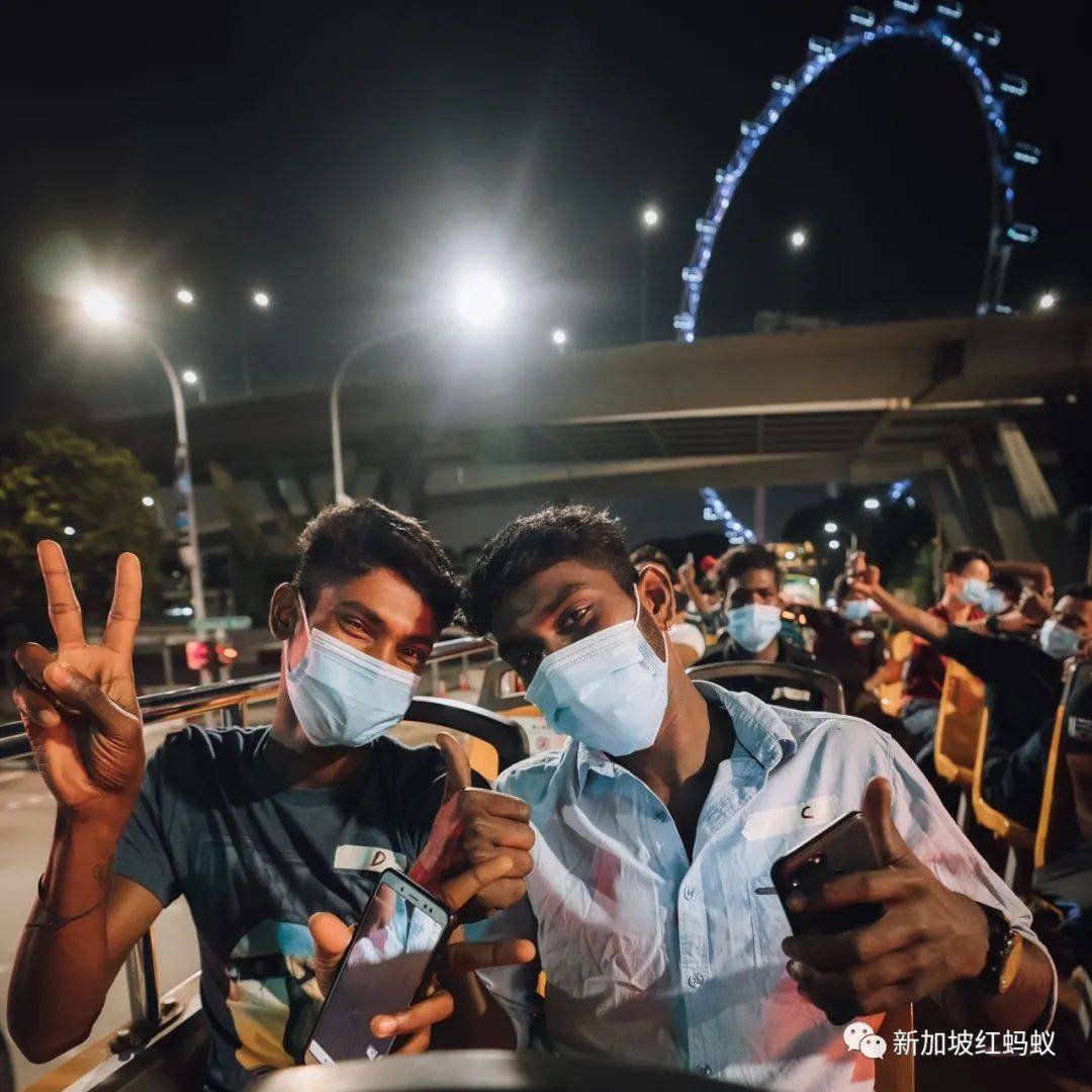 新加坡人力部打温情牌，佳节与义工团体携客工游车河一解思乡情