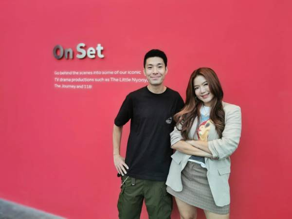 瑞恩直播处女秀 紧张到不知所措 笑不停