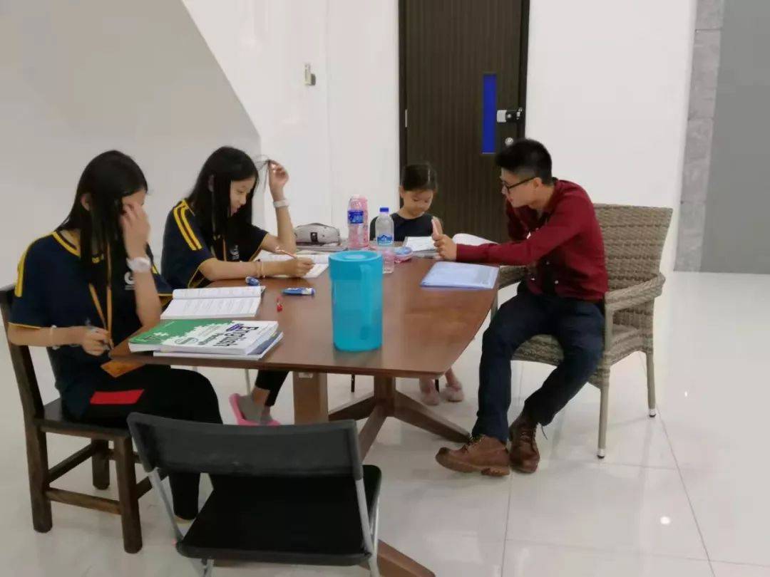 新加坡留学 孩子出国留学，“留守”国内的妈妈们可以做些什么