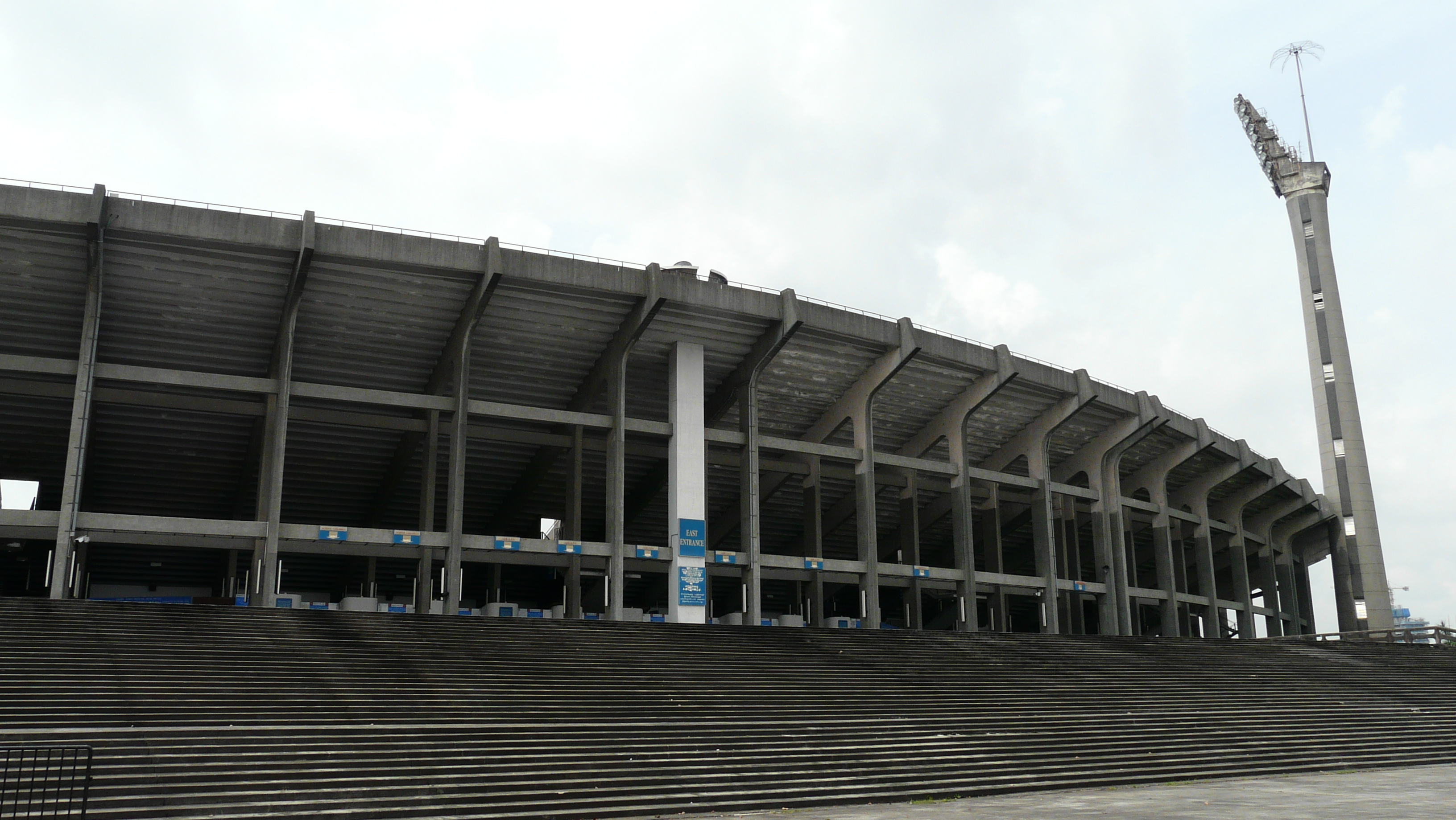 National_stadium_kallang_sg_z.jpg