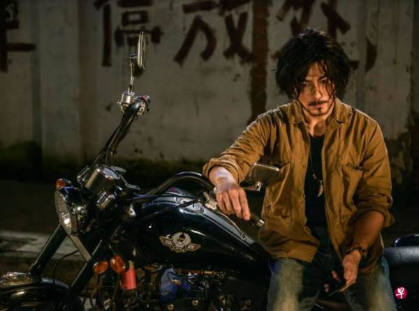 “特种兵”颓废造型似“金城武” 戴向宇自觉蛮帅的