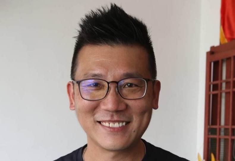 当了20年越堤族，他们终于放弃1：3的兑换率