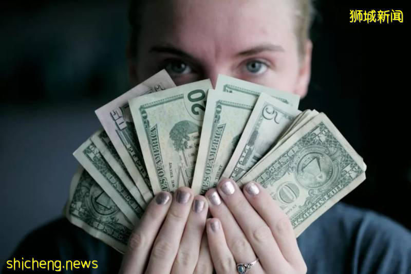 “那个工资5000的朋友，三年存下了50万”，在新加坡的你攒到钱了吗