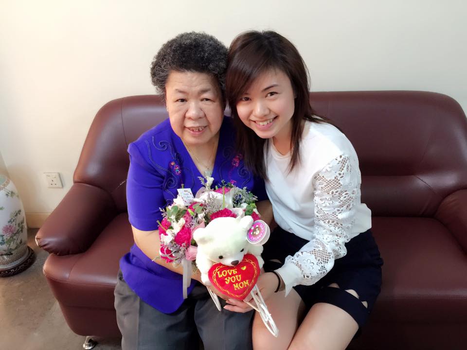 20191004-tin and mum.jpg