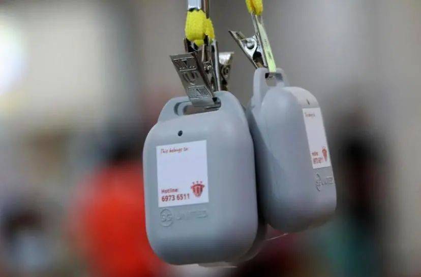 新加坡中小学开学首日，幼一和小一的学生家长可陪伴入校