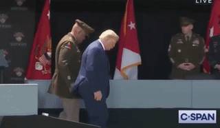 美国惹众怒，新加坡、欧盟怒怼“别向我们发出最后通牒！”