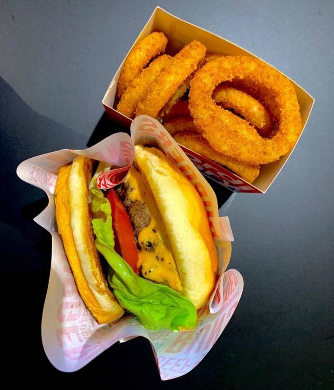 “Ordinary Burger”新晋汉堡专卖店🍔 厚实多汁肉饼、独创海鲜汉堡😍 一粒S$5.30起