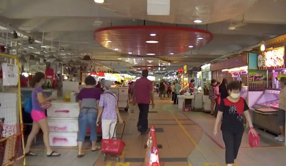 更多巴刹解除限流，出入口围栏拆除