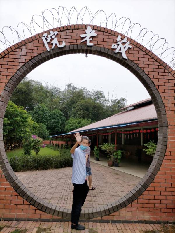 非法逗留新国逾40年　七旬老翁自首遣返回马
