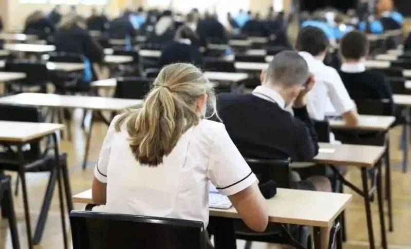 【新加坡留学】没有高考成绩也能上大学？这三个途径就可以让你摸到梦校门槛