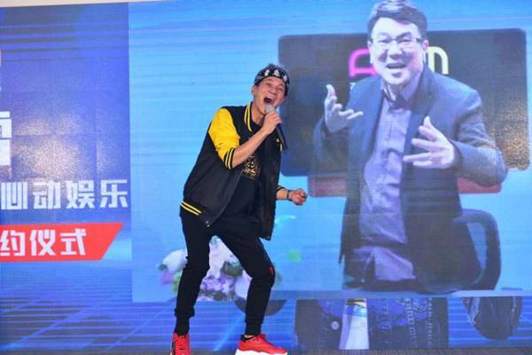 风水轮流转！王雷终于站C位 送梁志强两个字xia suay