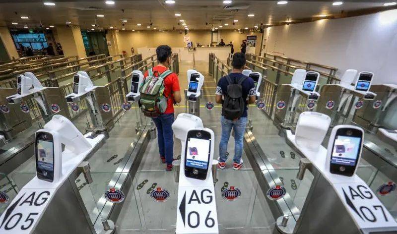 新加坡海陆空关卡全面安装新通关系统，2022年后新加坡公民可“刷脸刷眼”出入境