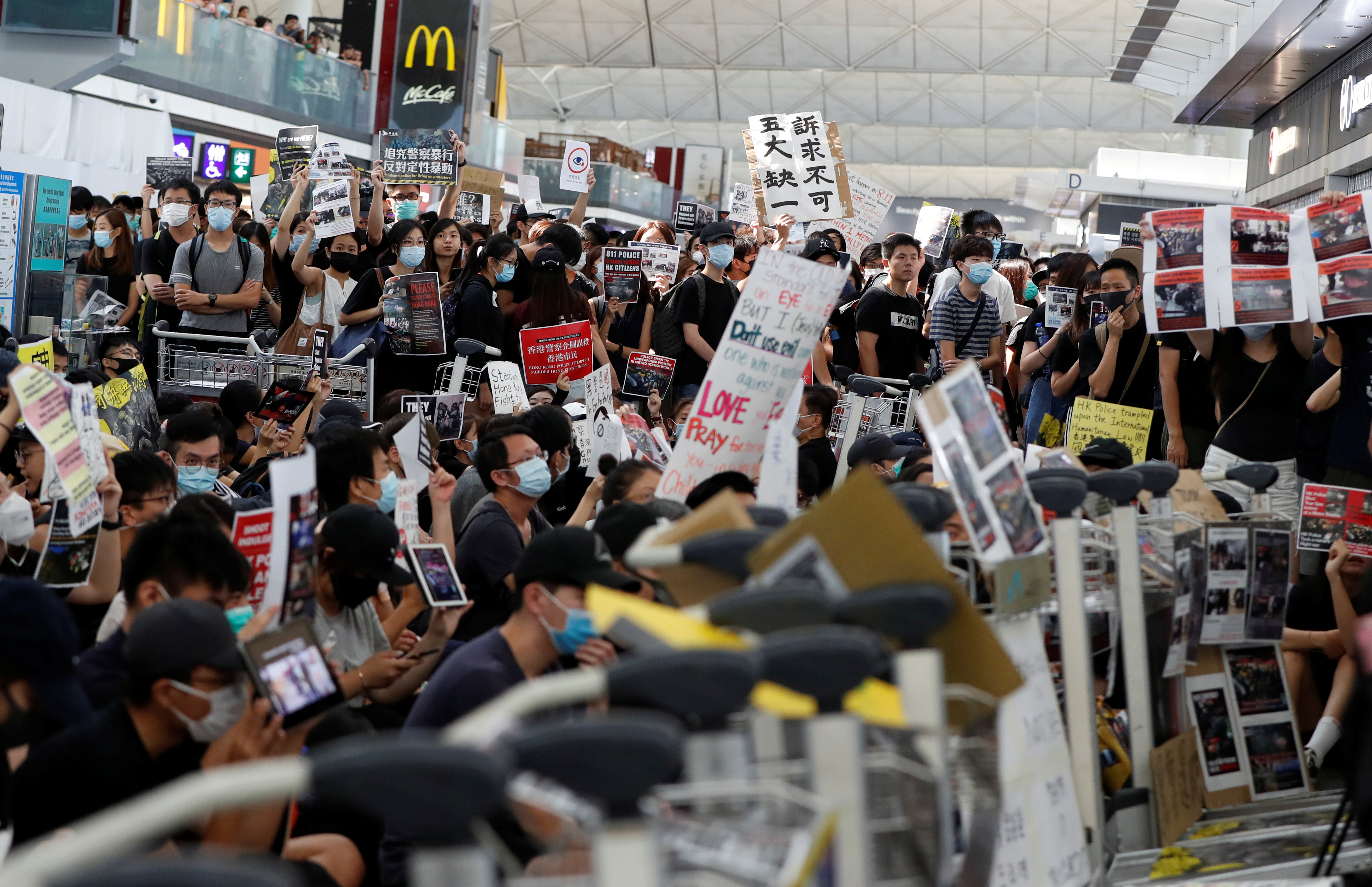 20190911 2019-08-13T071706Z_1594351791_RC15E9A929D0_RTRMADP_3_HONGKONG-PROTESTS.JPG