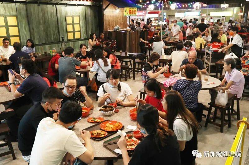 新加坡总理的2021新年献词：看见曙光了，经济回稳了，但未到庆祝胜利之时