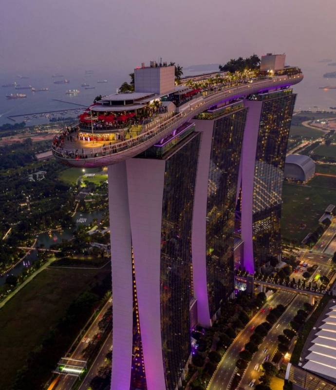 滨海湾金沙空中酒吧，晚餐新据点🍽 11月促销，人均S$25，体验味觉视觉双重愉悦