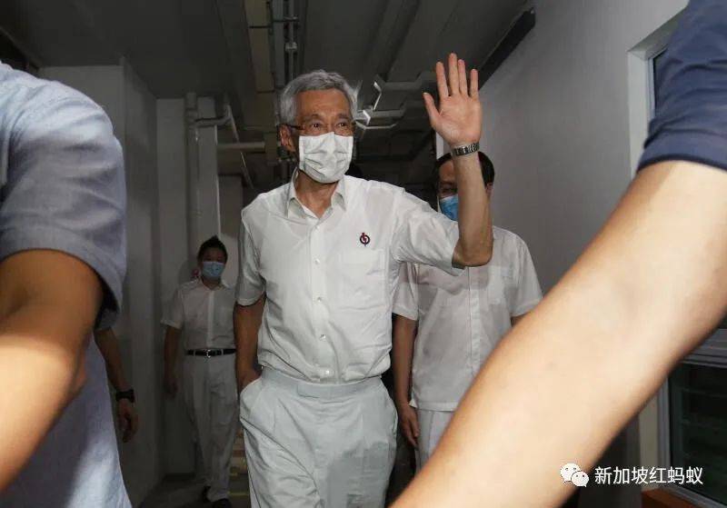 新加坡总理的2021新年献词：看见曙光了，经济回稳了，但未到庆祝胜利之时