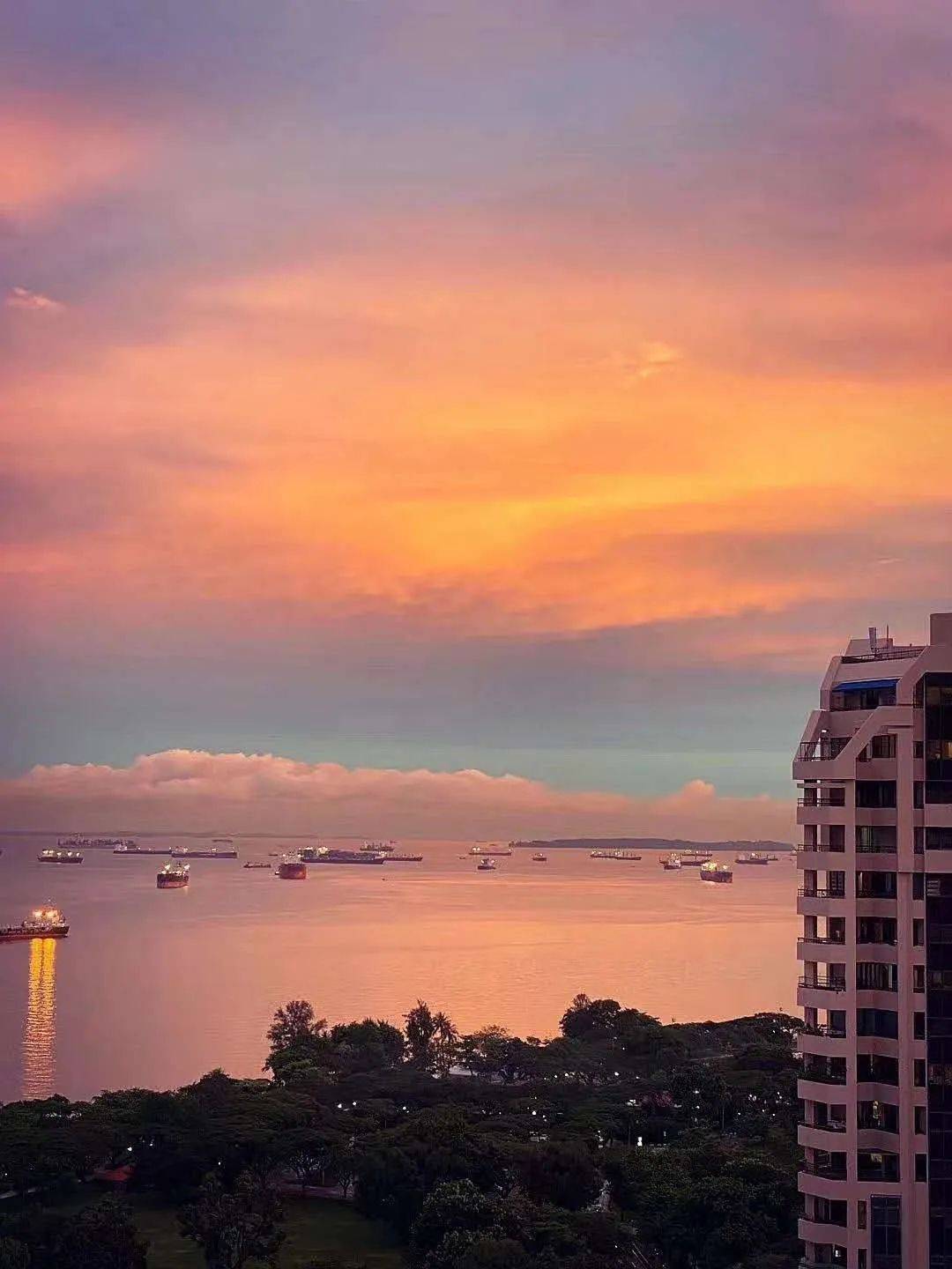 罕见！新加坡再现神奇天象，万道光芒从天空射下，50张美图刷屏