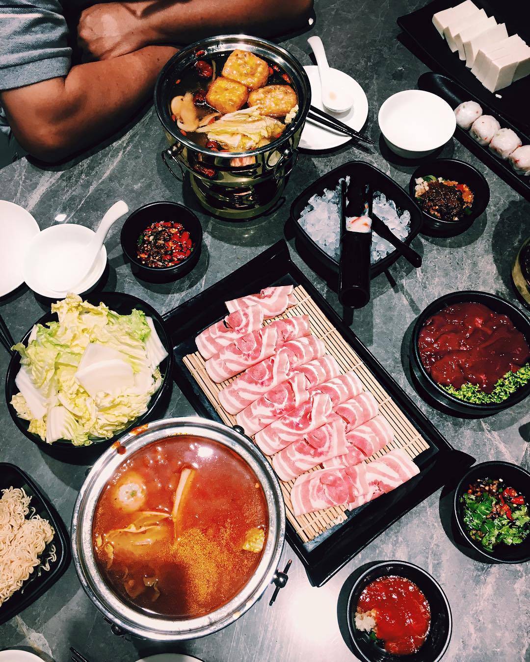 火锅专场!一人一锅“火锅店”,独自涮肉不寂寞😎 火锅套餐最低只从S$5起