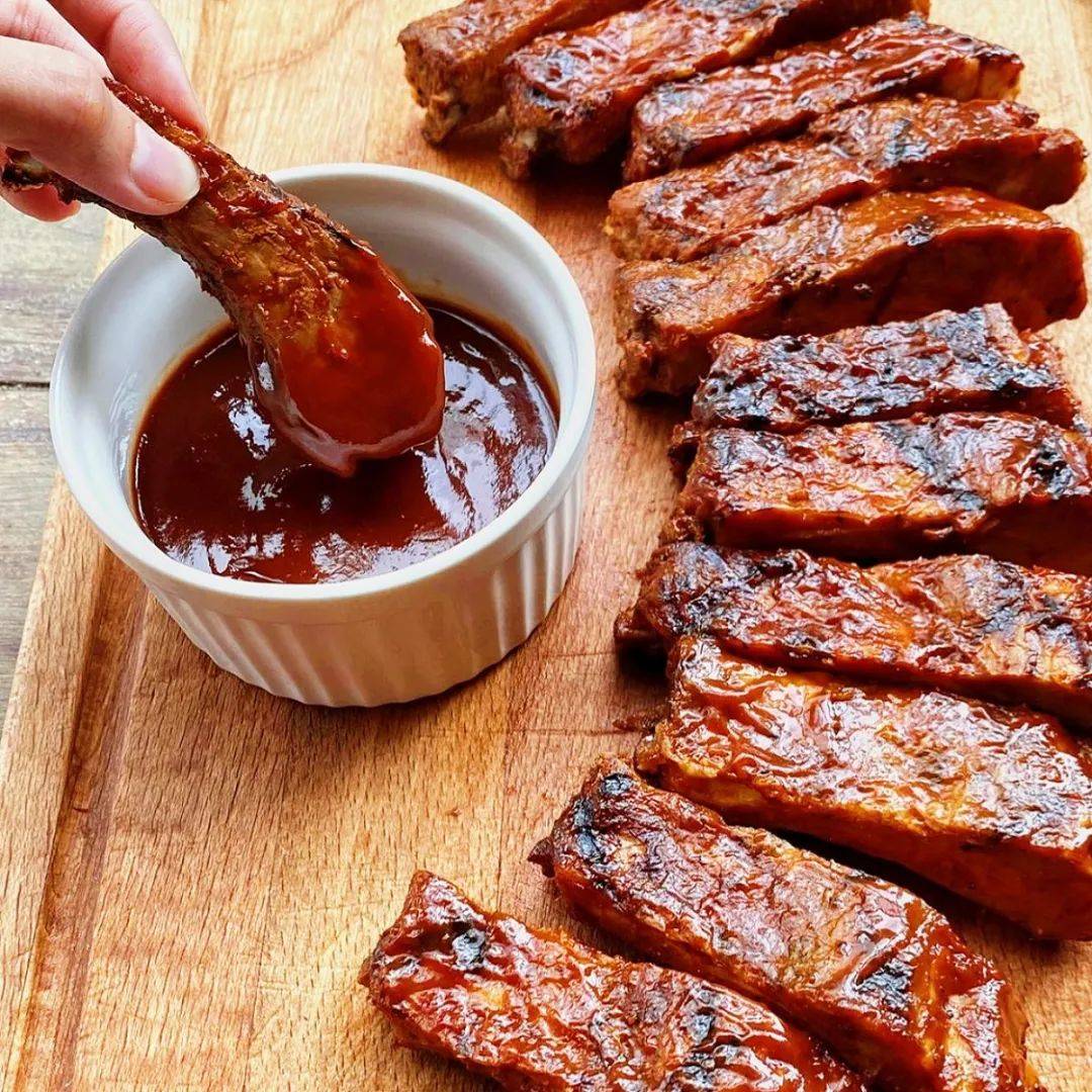 肉食者的年终狂欢：狮城“烤肋排”前来报道