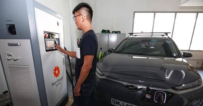 德士、电动车司机又有福利了！低排放汽车和德士均可减税