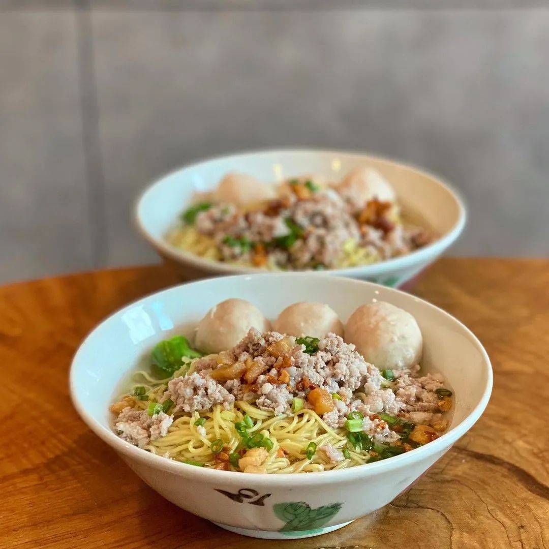 面食系列 最平价的新加坡米其林级别小贩食物，肉脞面来一碗不