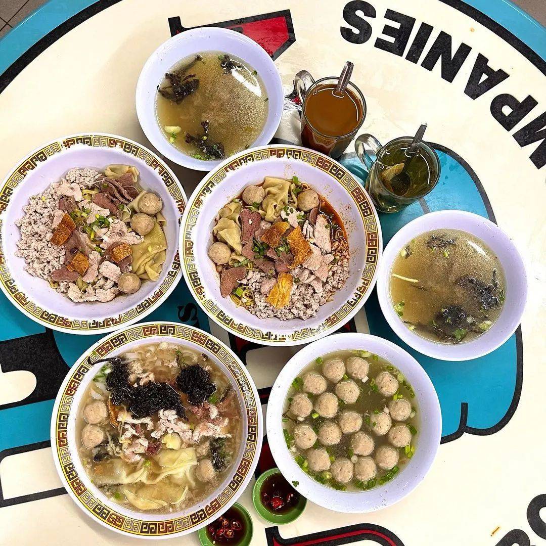 面食系列 最平价的新加坡米其林级别小贩食物，肉脞面来一碗不