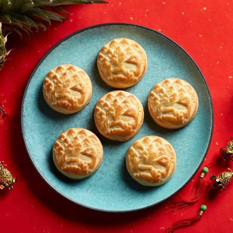 盆菜鱼生的季节，是全体华人最快乐的时节