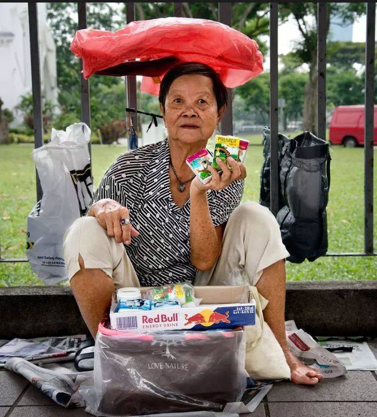“移民新加坡后，难道我以后还要回中国养老吗！？”